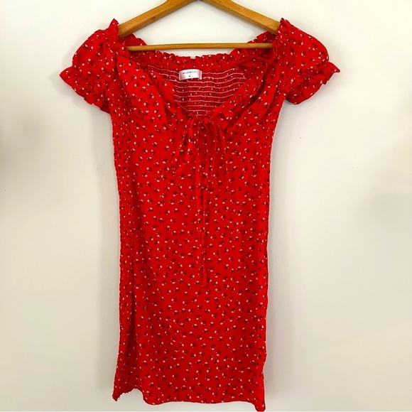 Hello Molly Dresses & Skirts - Hello Molly Red Blossom Babydoll smocked Dress Size Medium